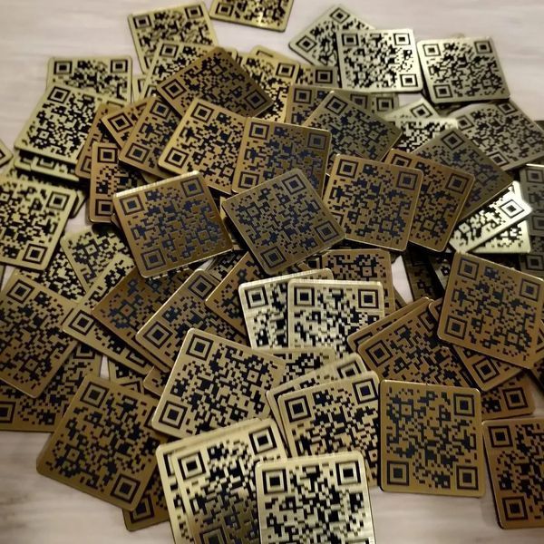 QR-меню з металу на стіл закладу. Виготовлення табличок із куар-кодом на стіл дверей стіну 1864048640 фото
