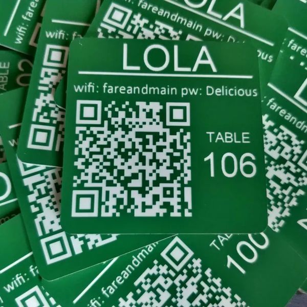 QR-меню з металу на стіл закладу. Виготовлення табличок із куар-кодом на стіл дверей стіну 1864048640 фото