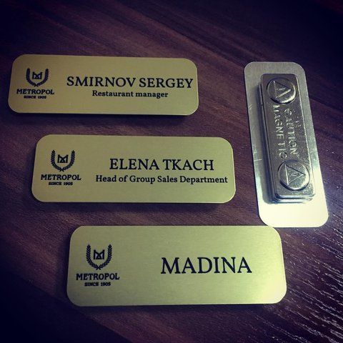 ІМЕННИЙ БЕЙДЖ НА МЕТАЛІ (ВИГОТОВЛЕННЯ 1 ГОДИНА) КРІПЛЕННЯ МАГНІТ,ШПИЛЬКА НА ВИБІР 538967844 фото