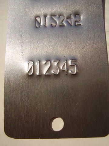 Шильди технічні з точковим вибиванням номера 717151559 фото